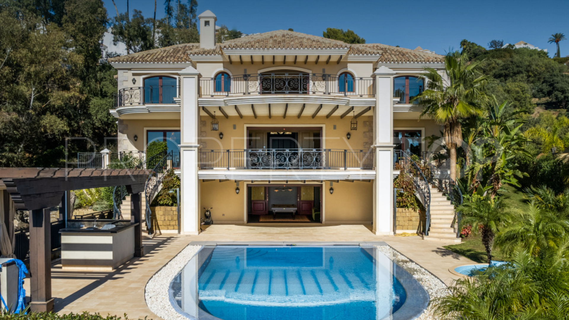 For sale 7 bedrooms villa in Los Altos de los Monteros