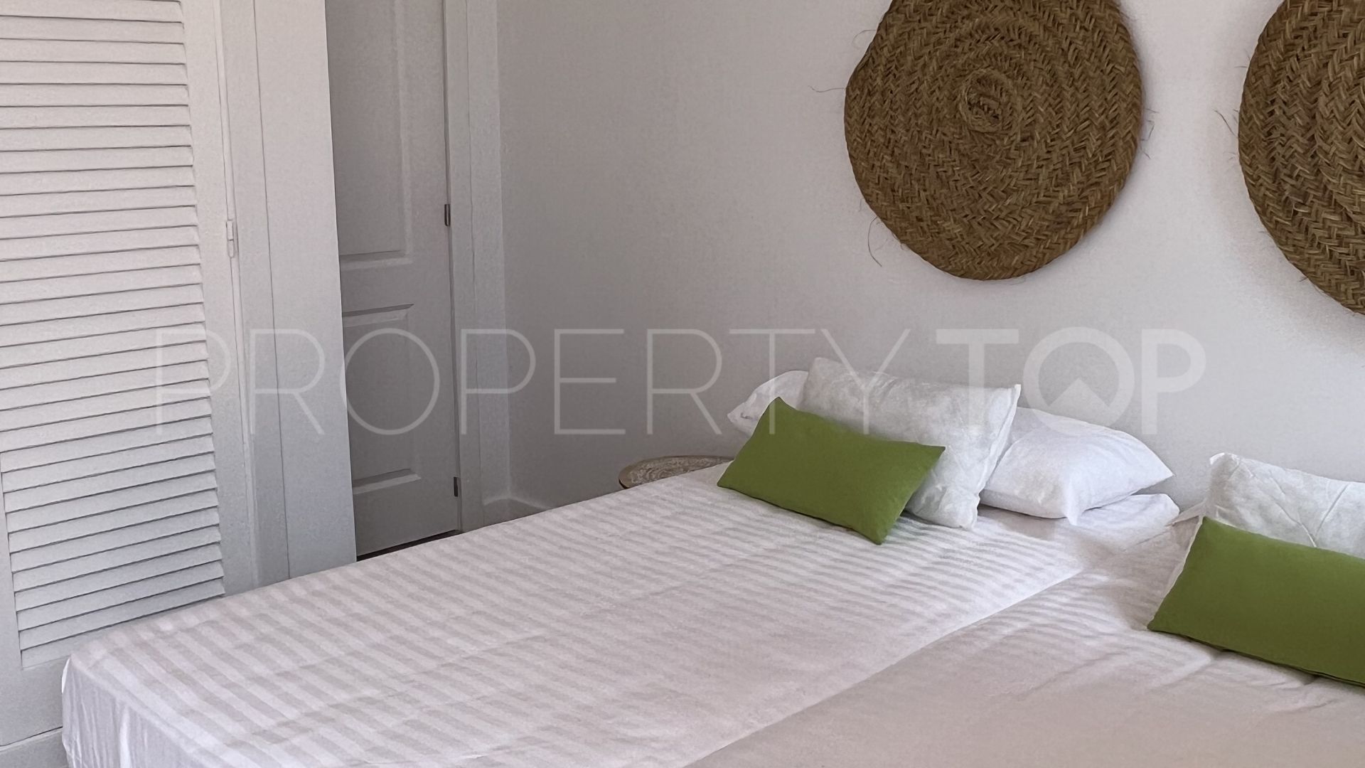 2 bedrooms apartment in Cala Tarida for sale