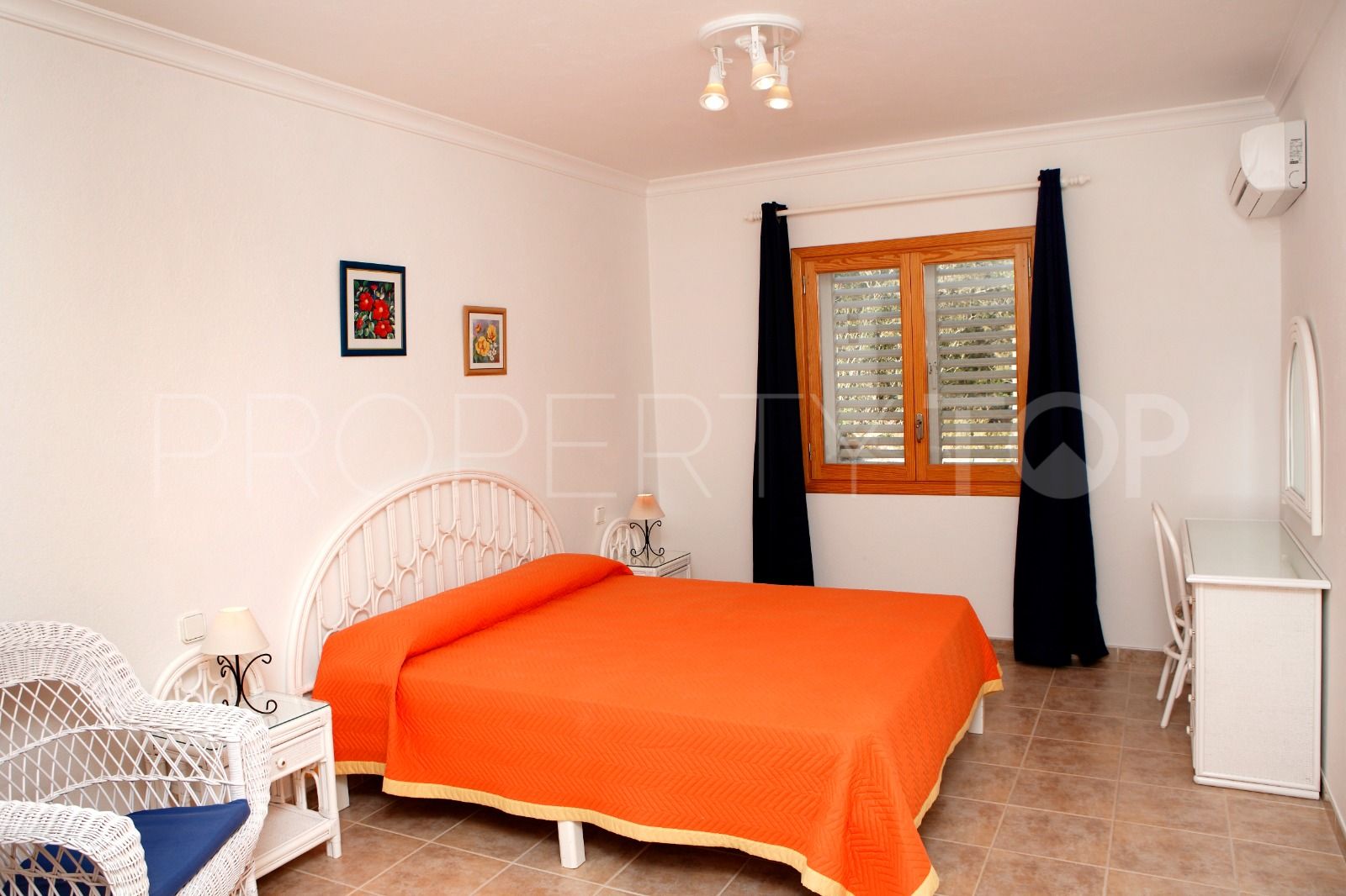 For sale 3 bedrooms villa in Cova Santa