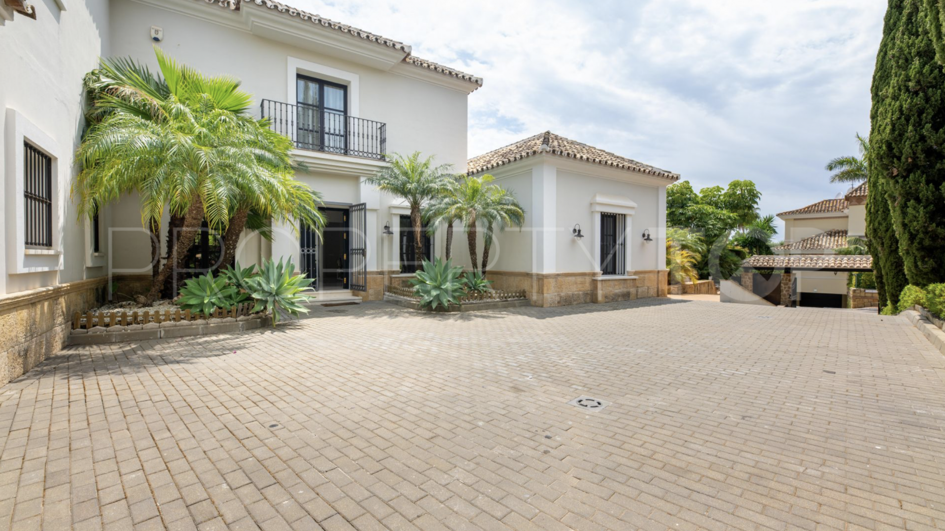 For sale villa in Paraiso Alto