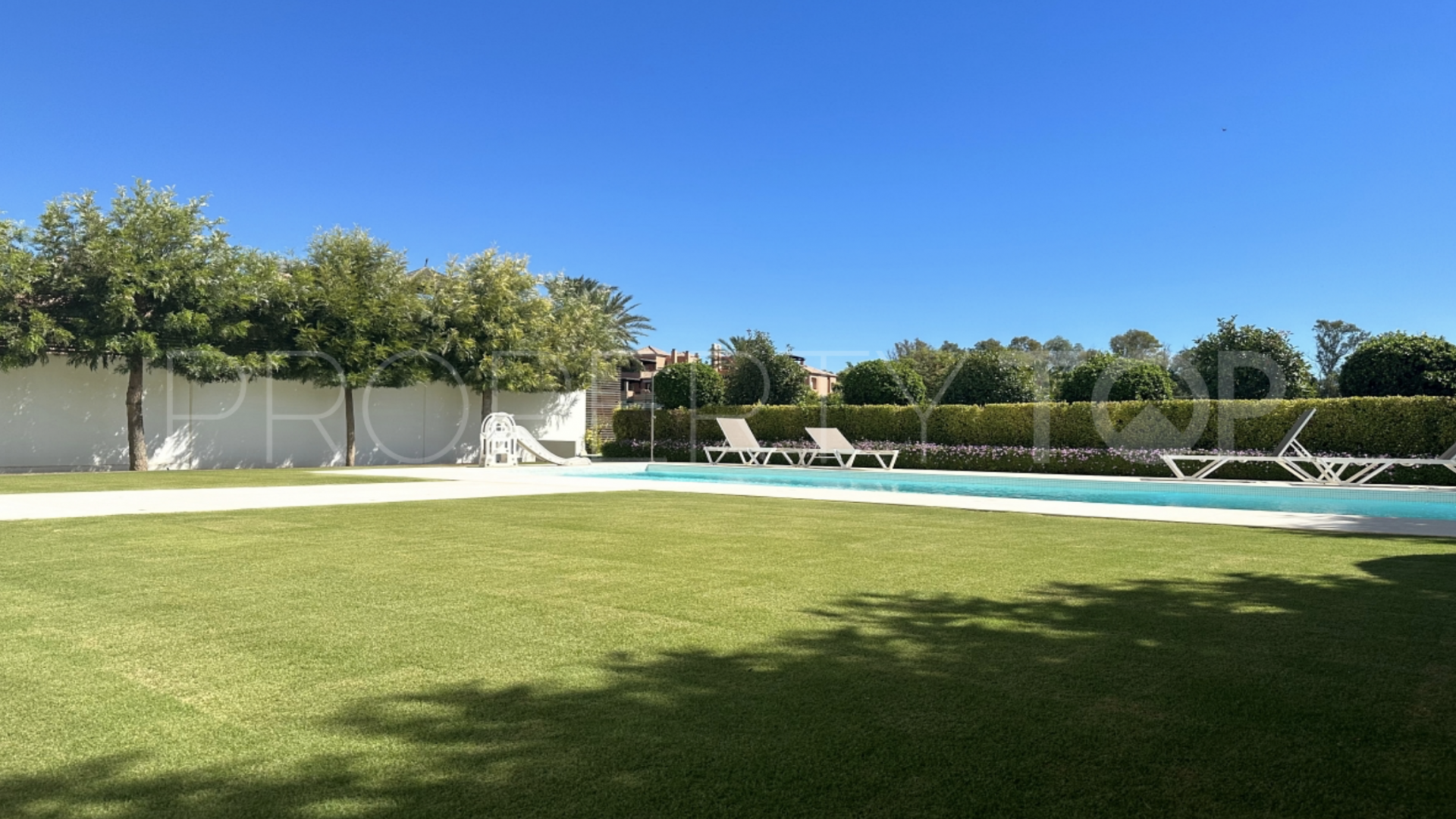 For sale villa with 4 bedrooms in Loma de Casasola