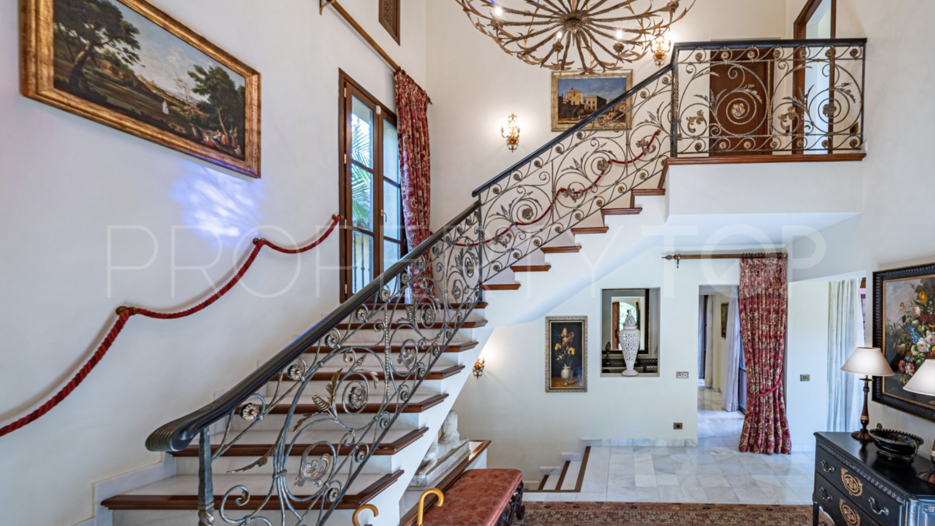 Villa for sale in Las Mimosas with 4 bedrooms