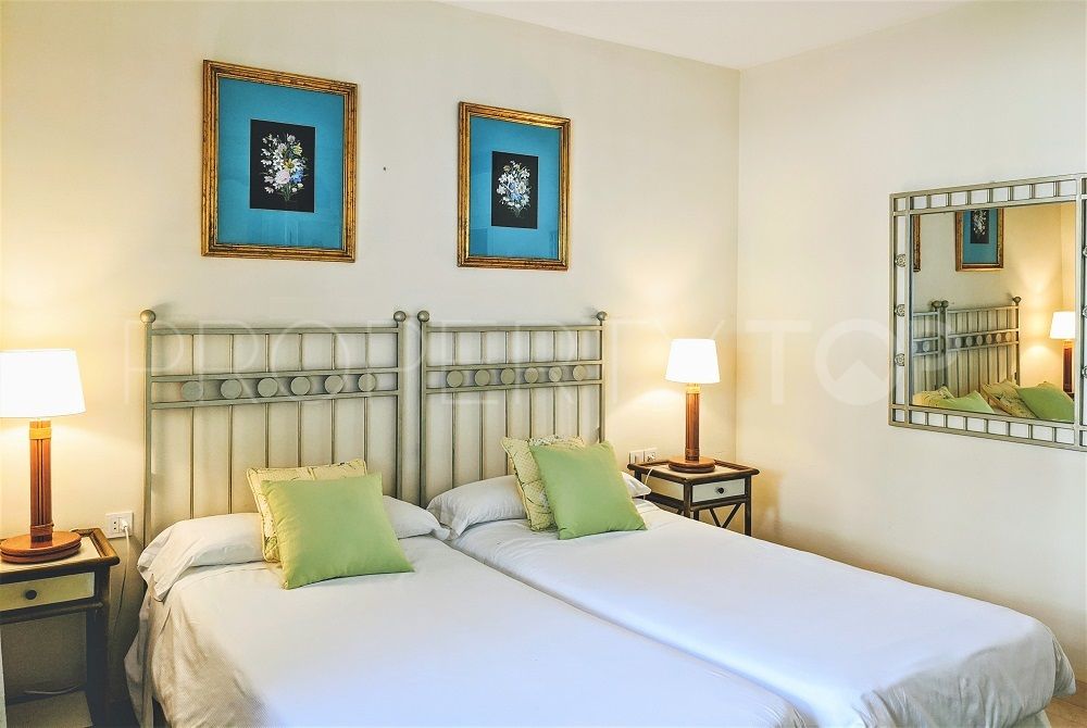 Comprar apartamento planta baja de 2 dormitorios en Coral Beach