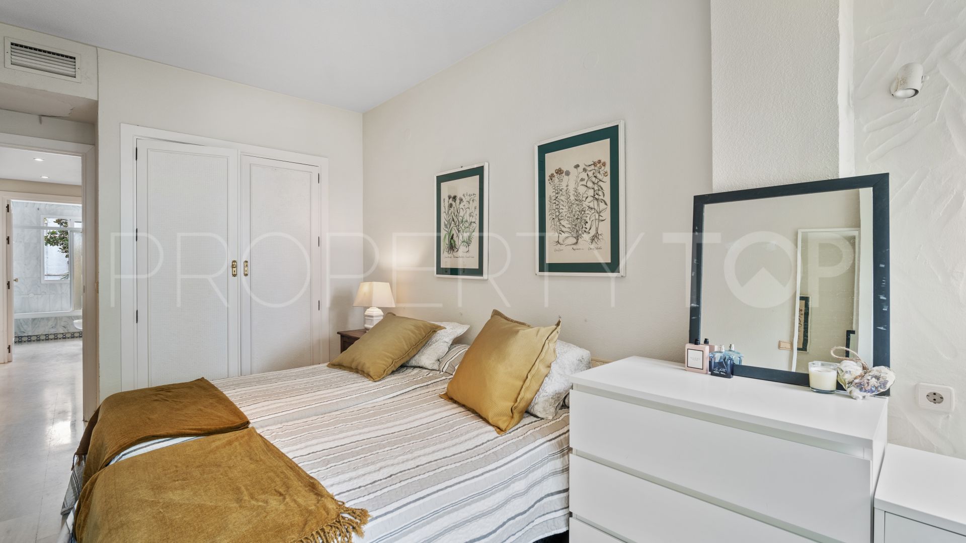 Marbella Real, duplex planta baja con 3 dormitorios en venta