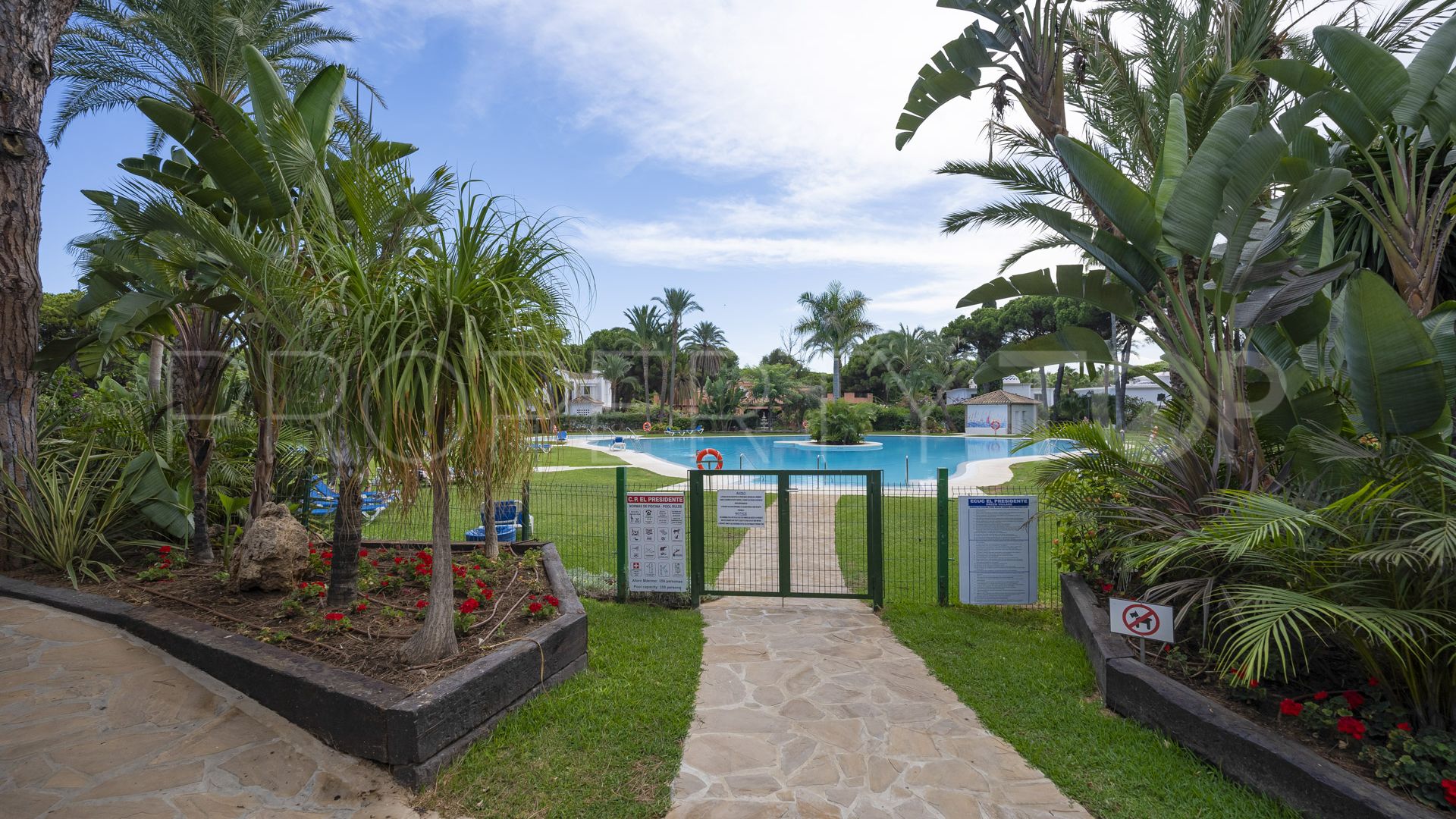 For sale 2 bedrooms apartment in Beach Side New Golden Mile