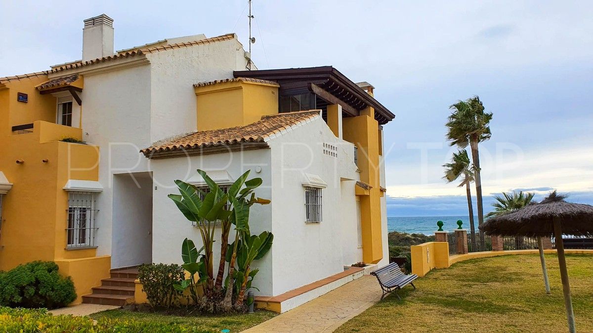 Adosado en venta en Bahia de Marbella con 5 dormitorios