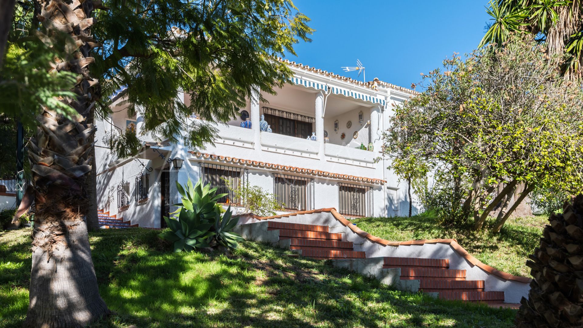 For sale villa with 4 bedrooms in Loma de las Palmas