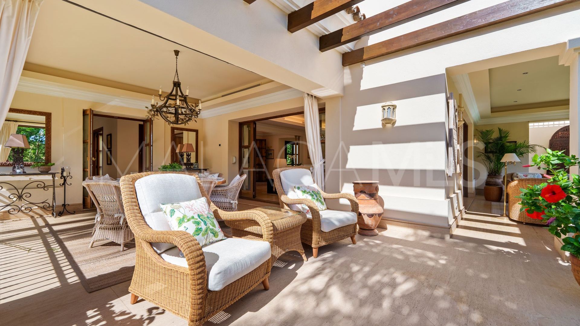 Buy villa in Las Lomas del Marbella Club