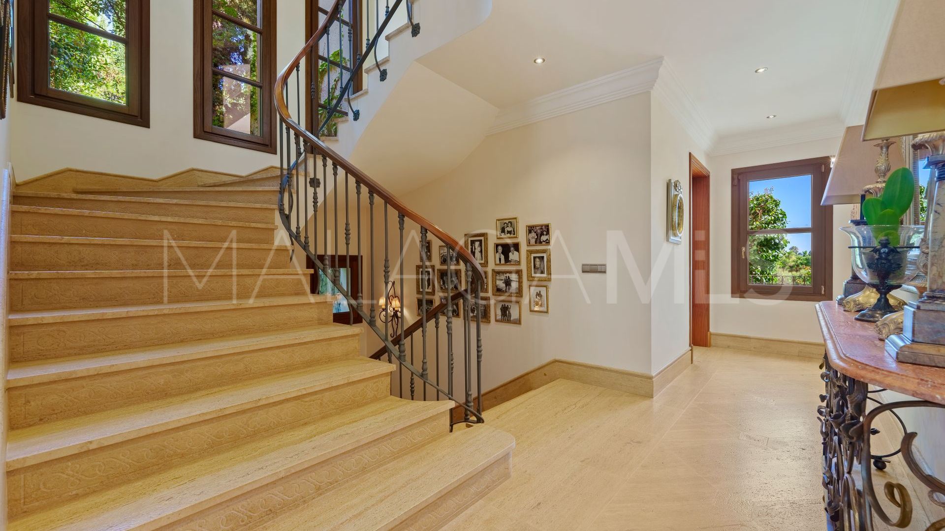 Buy villa in Las Lomas del Marbella Club