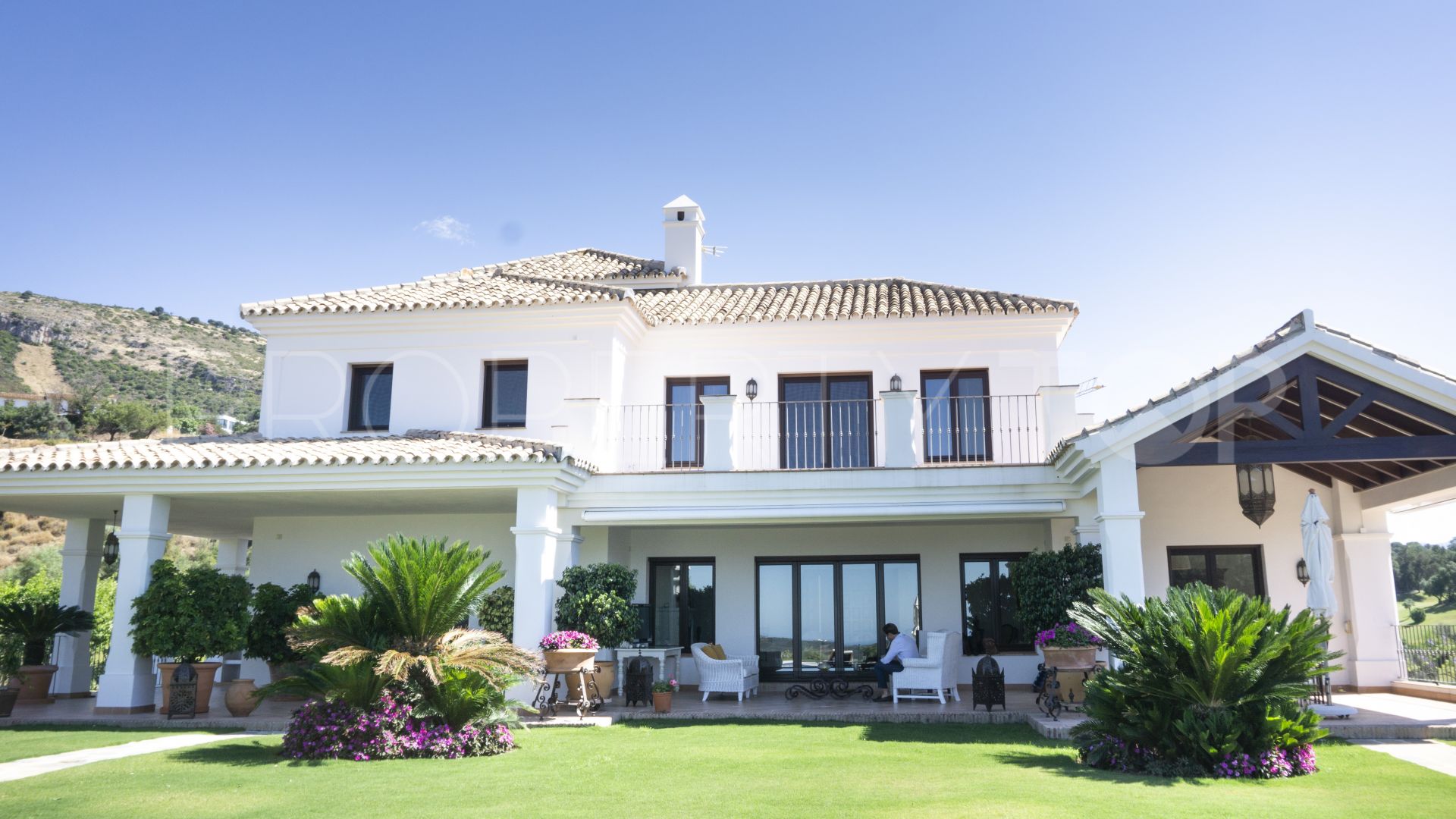 For sale Marbella Club Golf Resort villa with 5 bedrooms