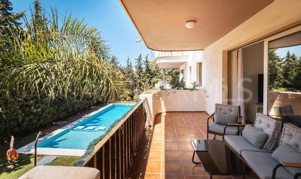 Se vende apartamento with 2 bedrooms in Marbella - Puerto Banus