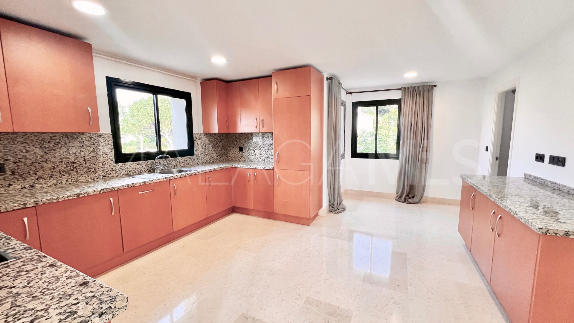 Zweistöckiges penthouse for sale in Los Capanes del Golf
