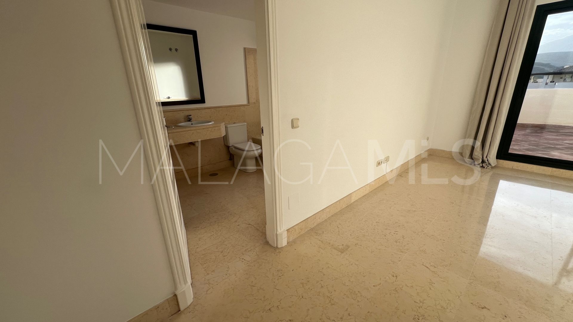 Zweistöckiges penthouse for sale in Los Capanes del Golf