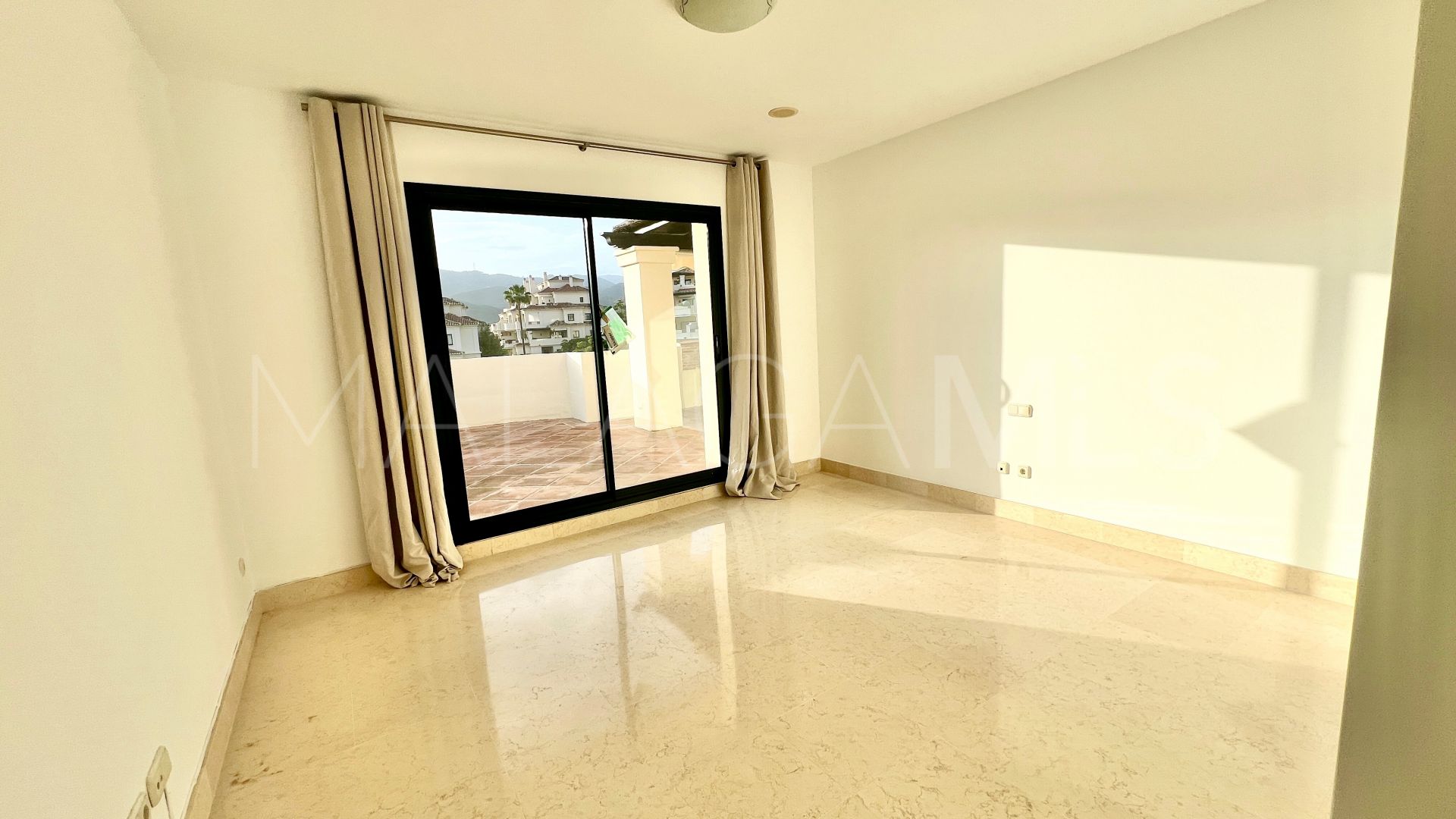 Zweistöckiges penthouse for sale in Los Capanes del Golf