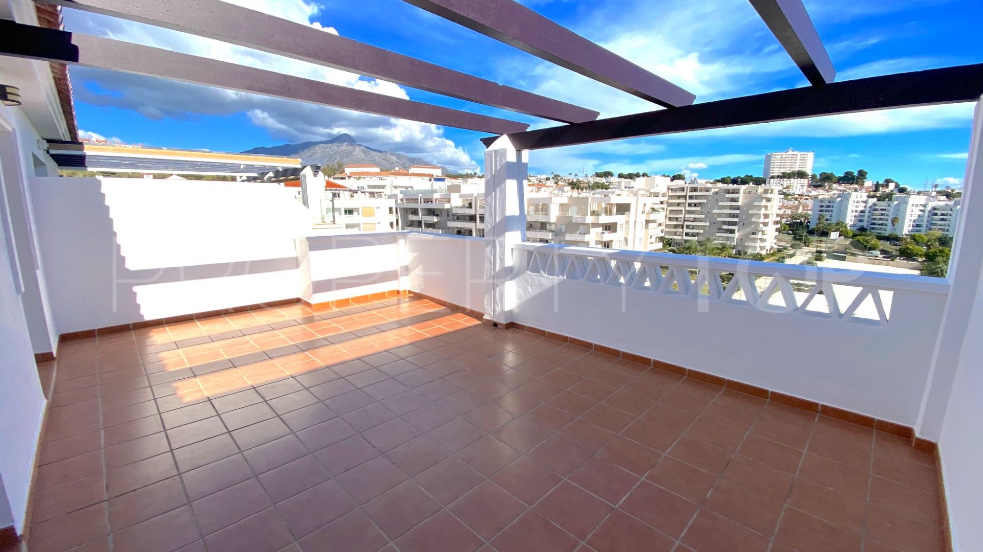 For sale penthouse in La Campana with 1 bedroom