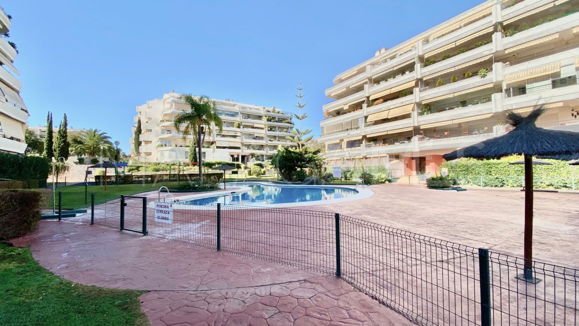For sale apartment with 3 bedrooms in Campos de Guadalmina