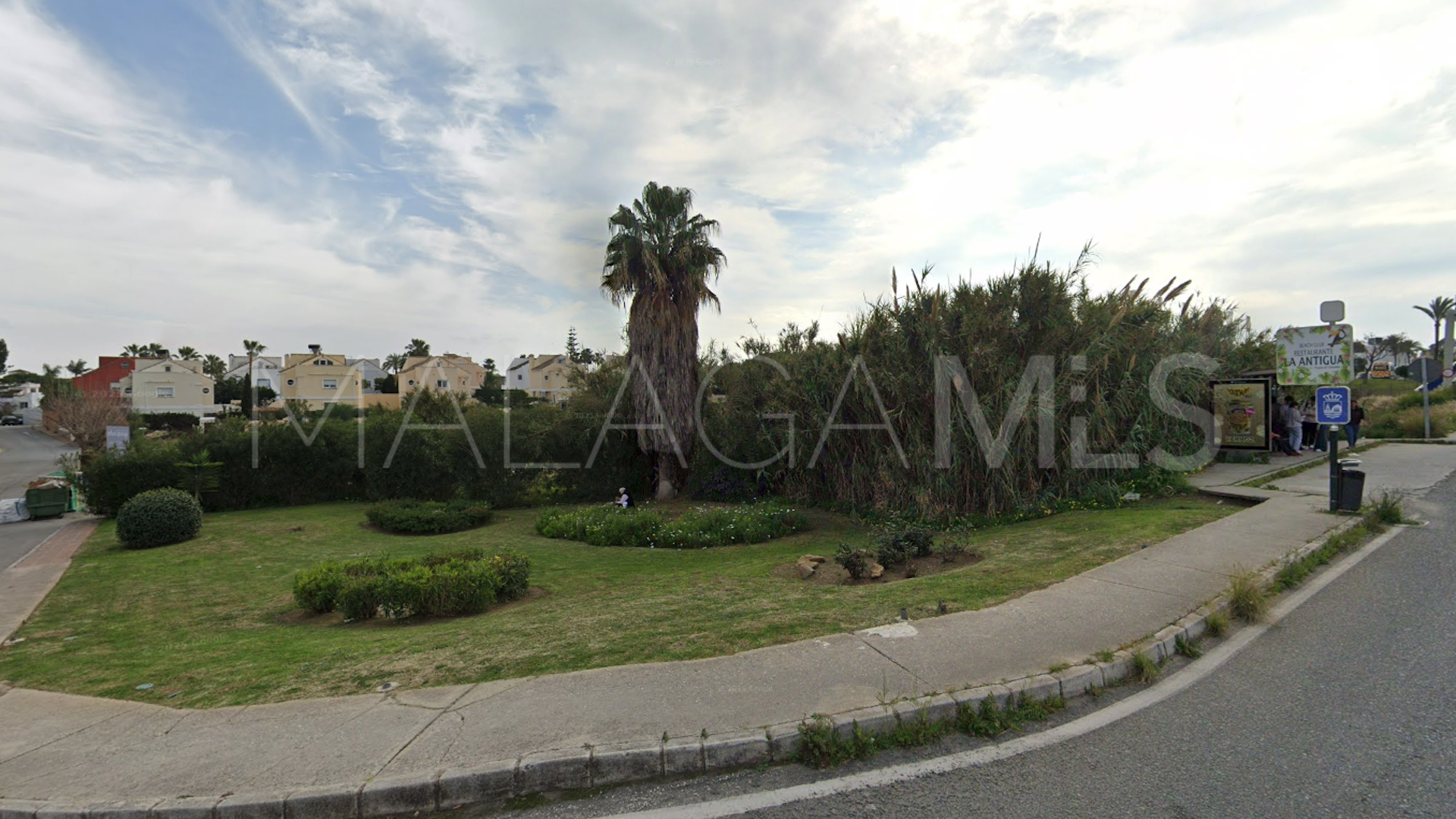 Tomt for sale in Estepona