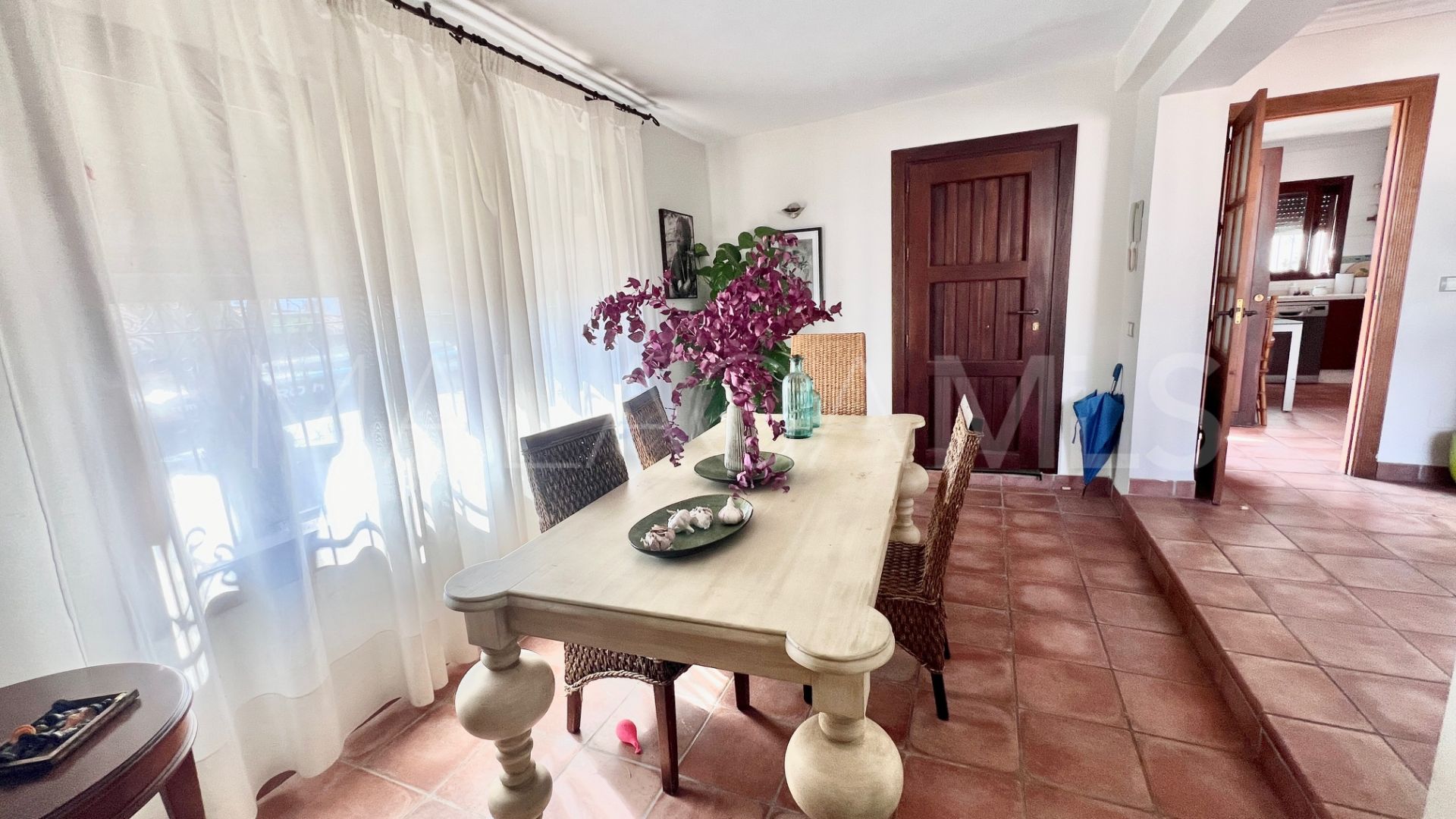 Villa for sale in Nueva Andalucia