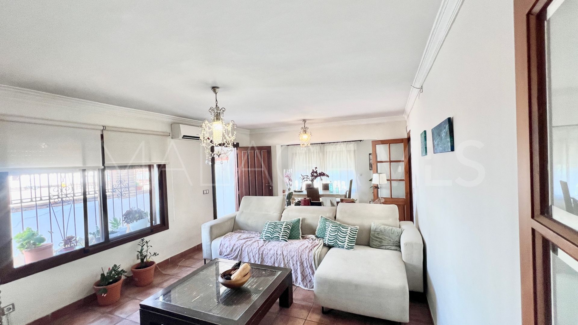 Villa for sale in Nueva Andalucia