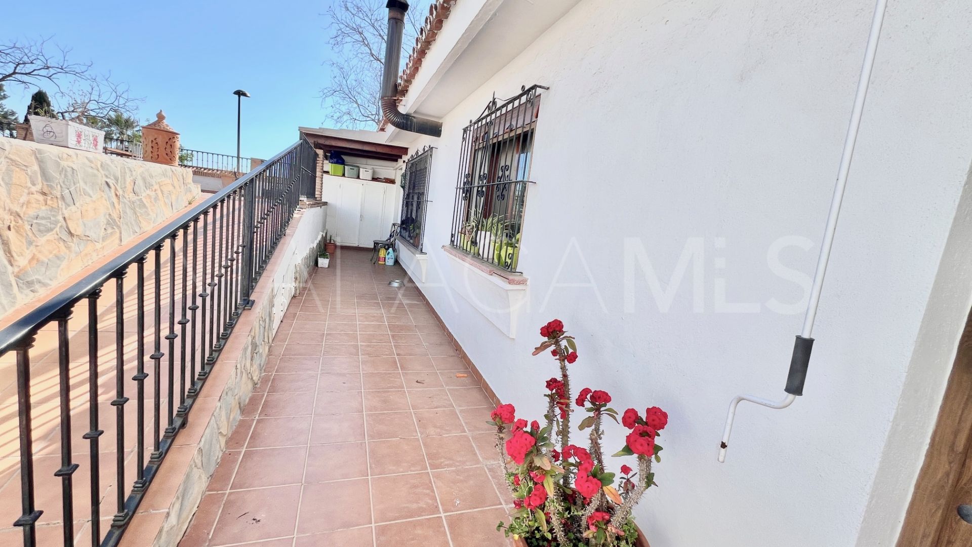 Villa for sale in Nueva Andalucia