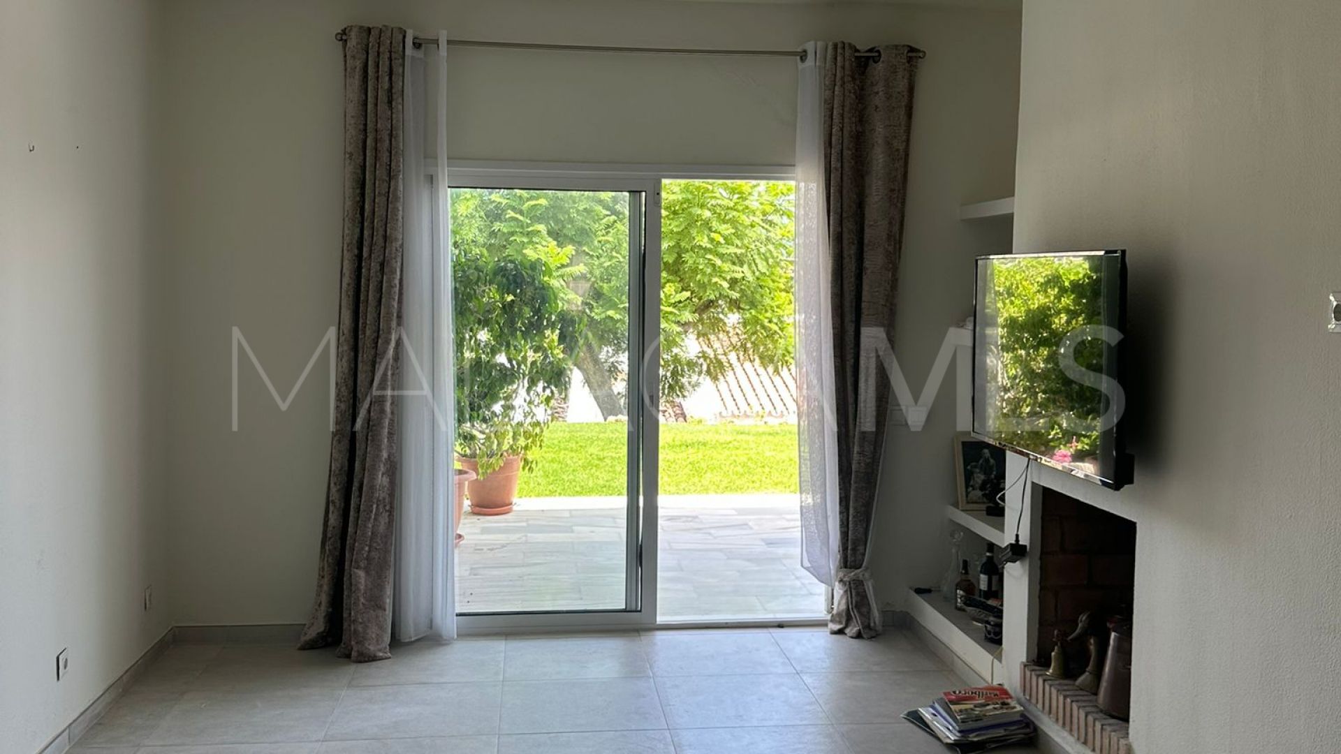 Markplanslägenhet for sale in Nueva Andalucia