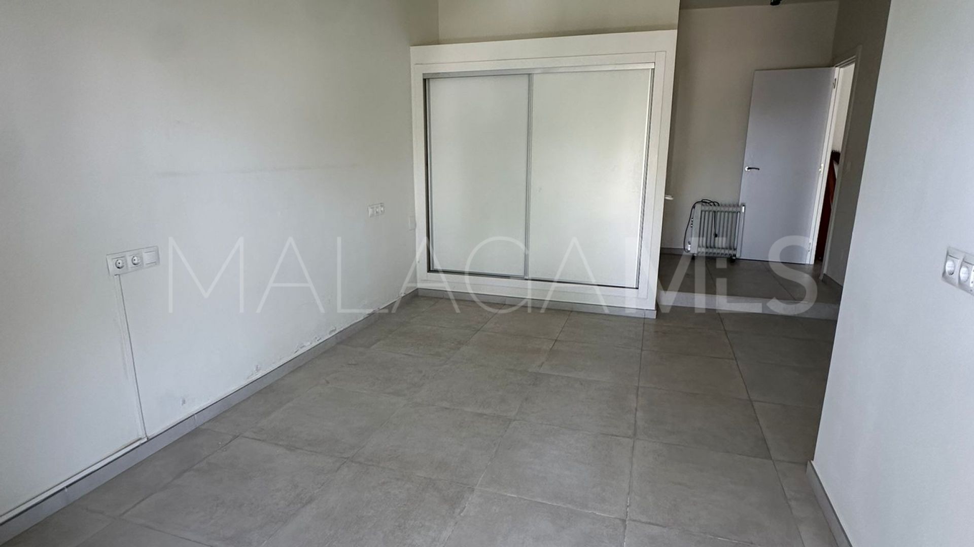 Markplanslägenhet for sale in Nueva Andalucia