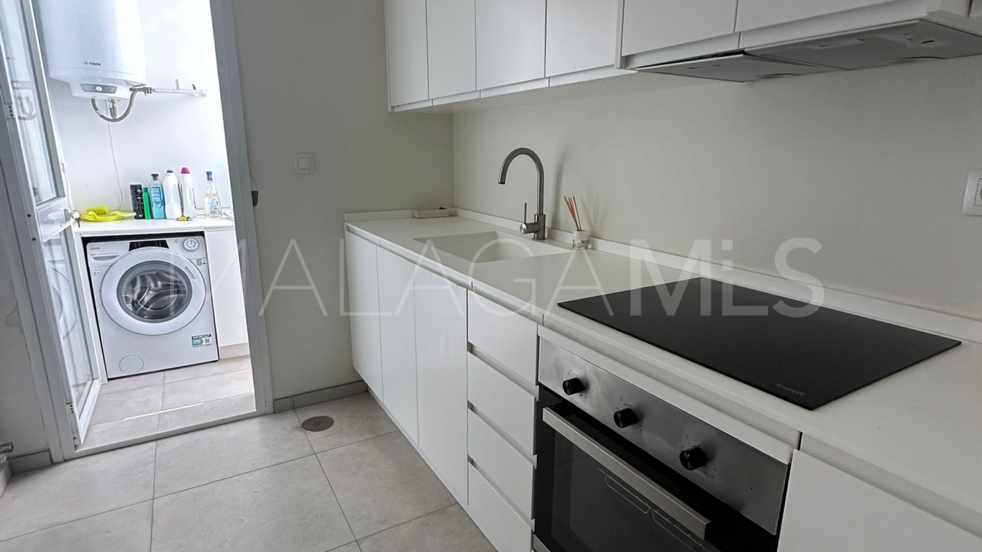 Markplanslägenhet for sale in Nueva Andalucia