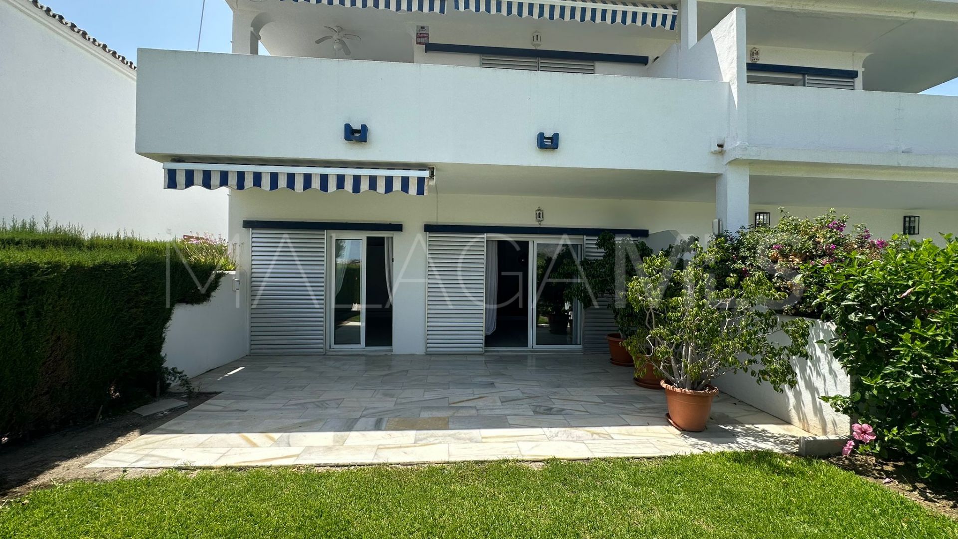 Markplanslägenhet for sale in Nueva Andalucia