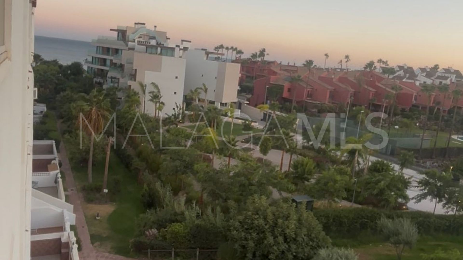 For sale Estepona apartment with 2 bedrooms