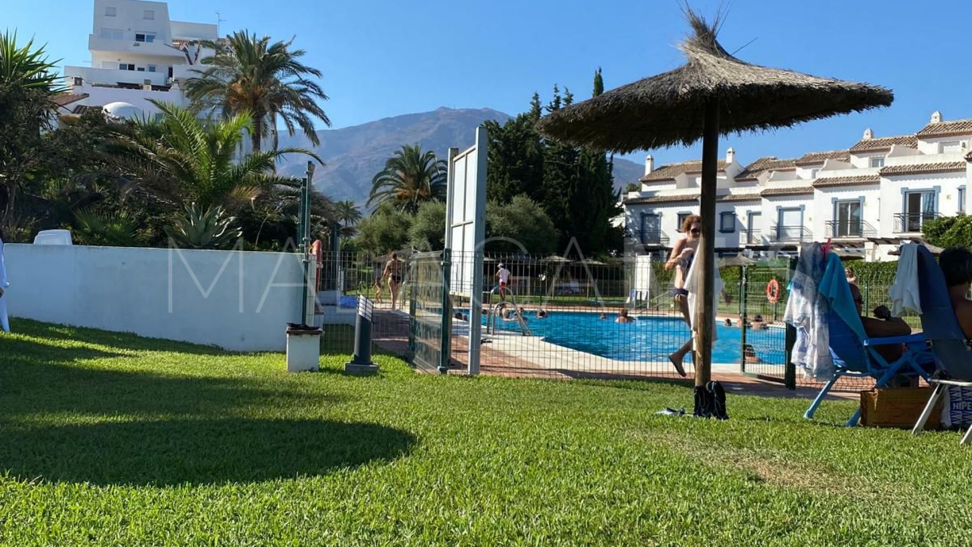 For sale Estepona apartment with 2 bedrooms
