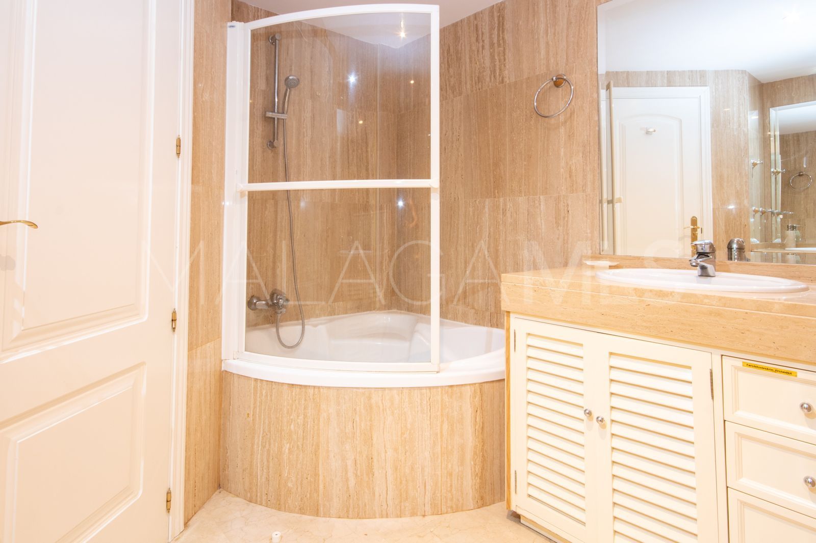 Erdgeschosswohnung for sale in Elviria