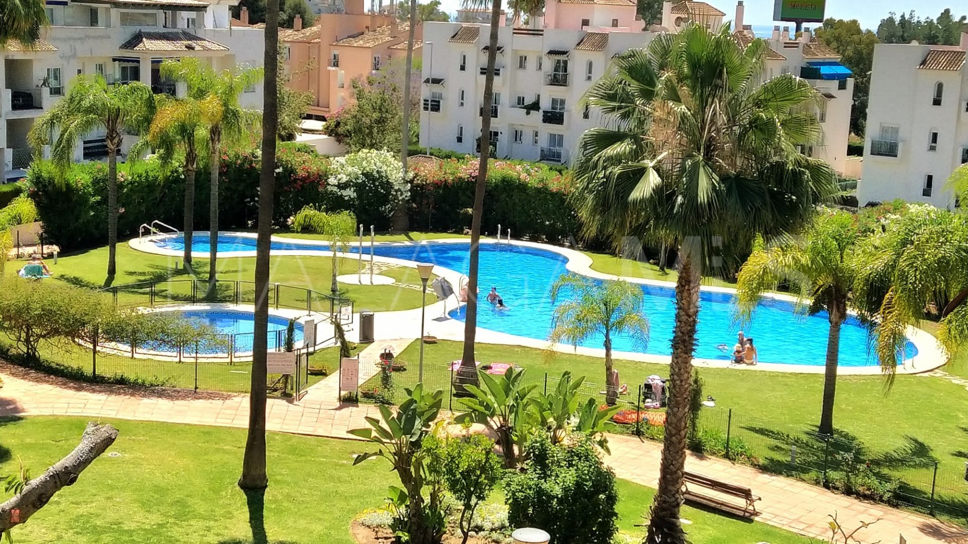 Penthouse with 2 bedrooms for sale in Nueva Andalucia