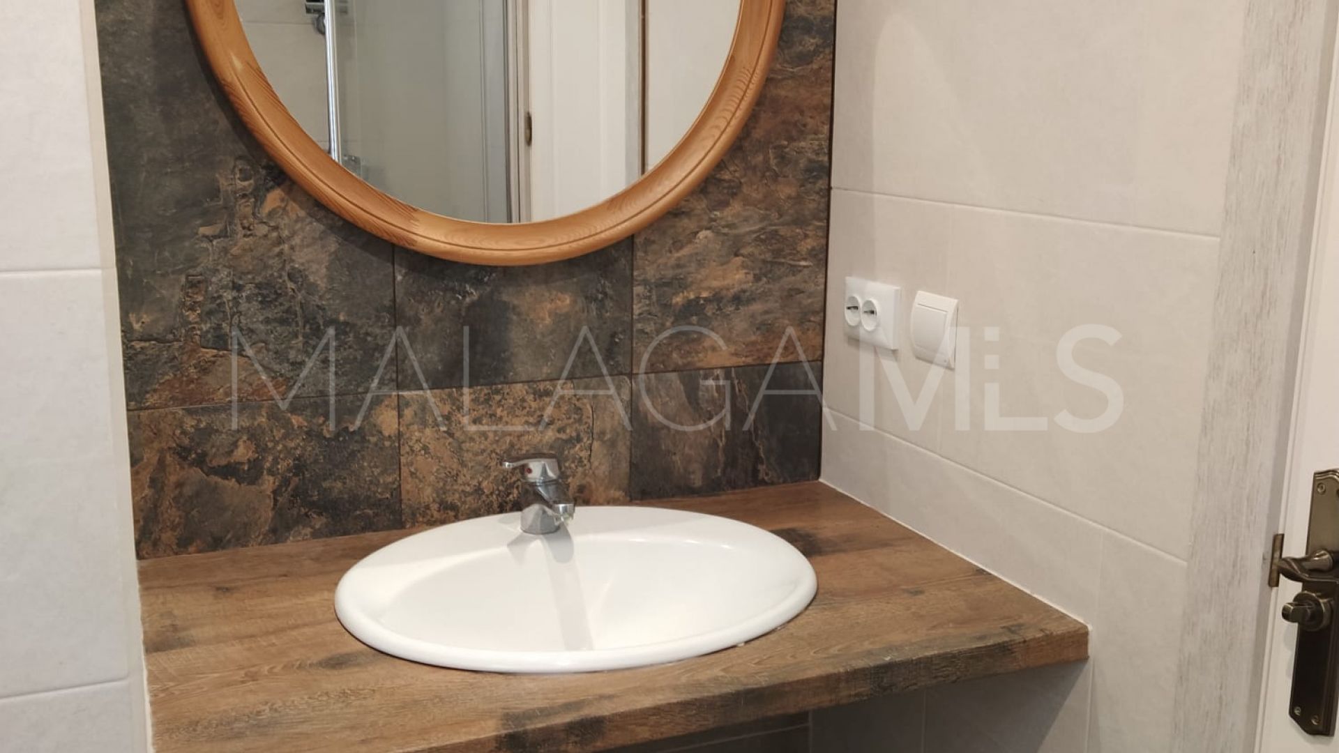Penthouse with 2 bedrooms for sale in Nueva Andalucia