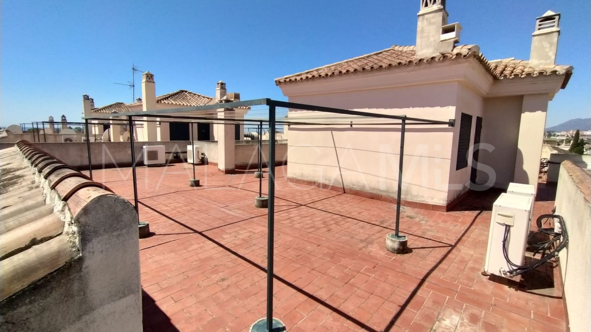 Penthouse with 2 bedrooms for sale in Nueva Andalucia