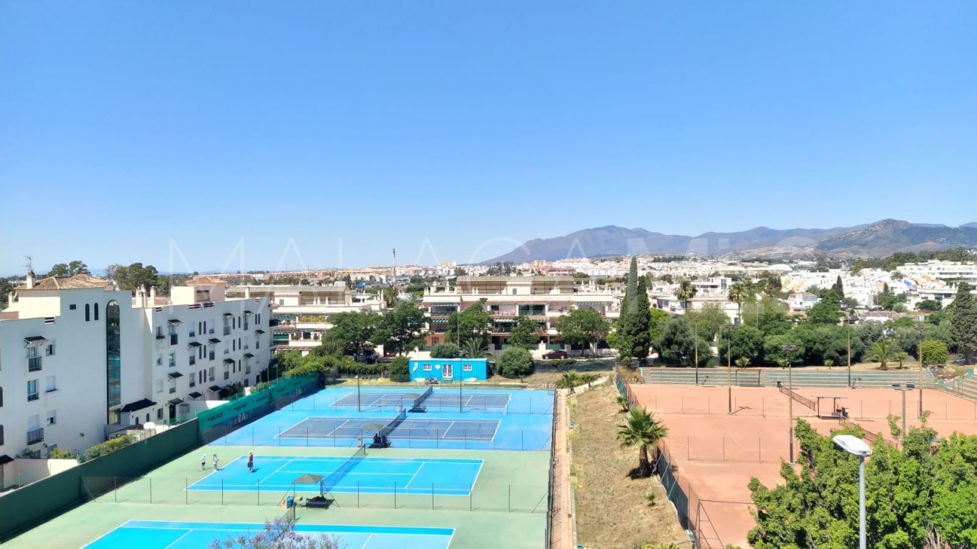 Penthouse with 2 bedrooms for sale in Nueva Andalucia