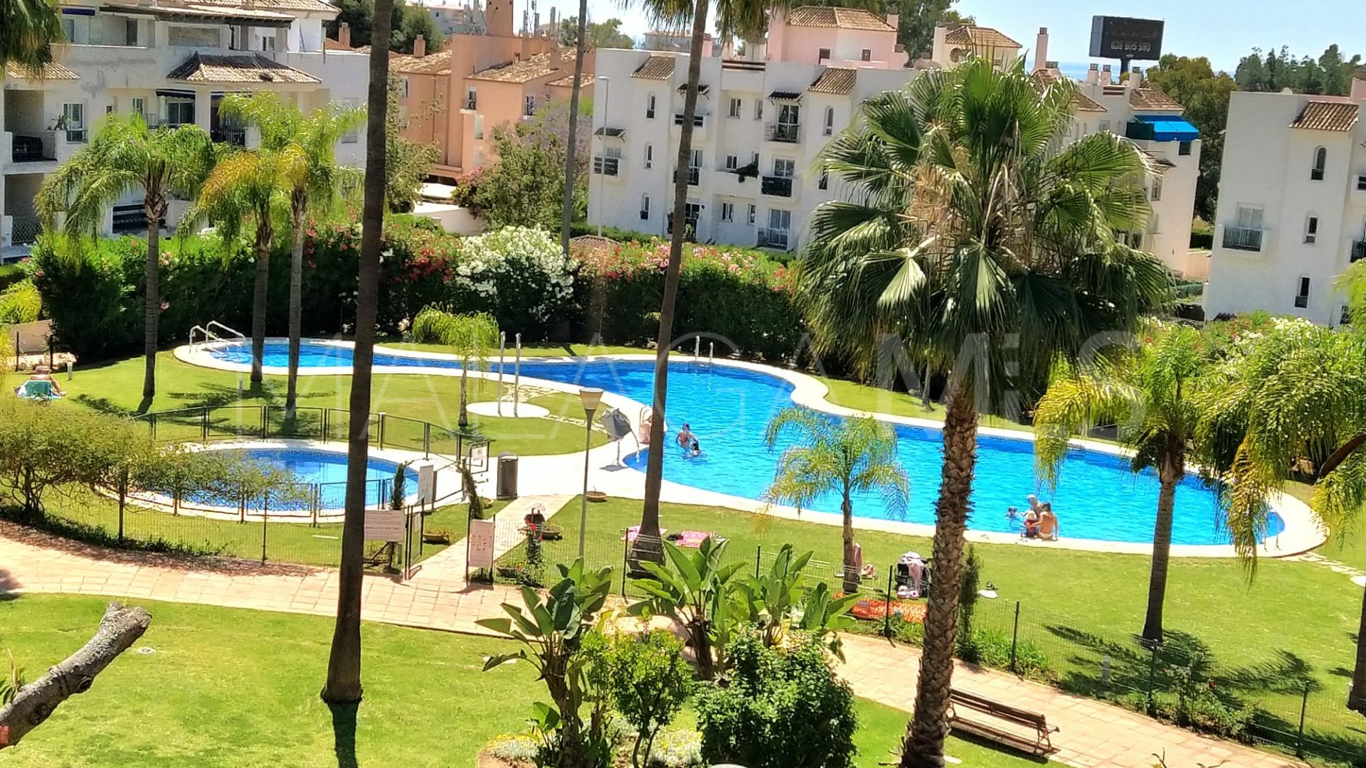 Penthouse with 2 bedrooms for sale in Nueva Andalucia