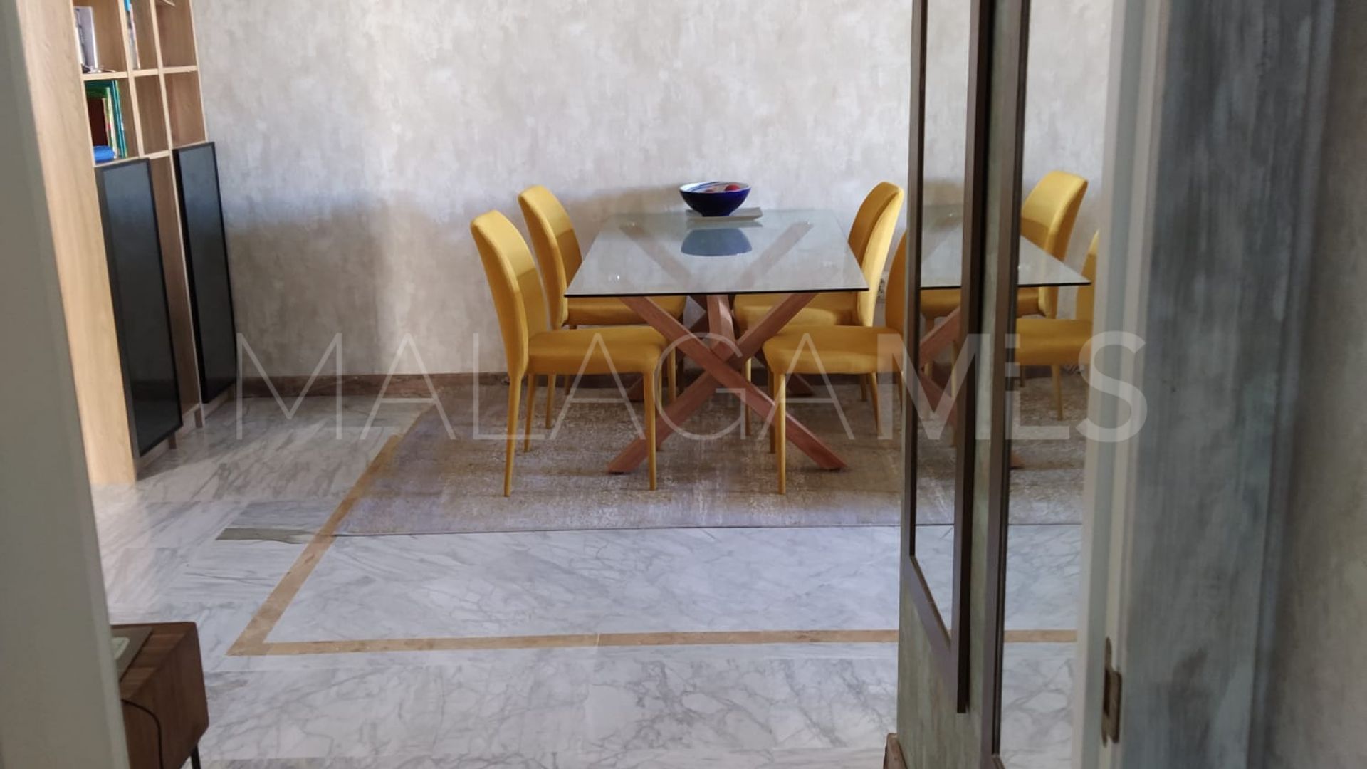 Penthouse with 2 bedrooms for sale in Nueva Andalucia