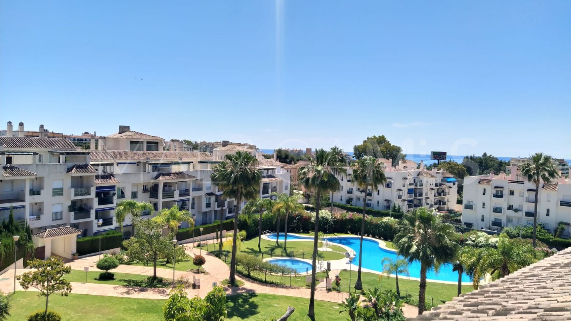 Penthouse with 2 bedrooms for sale in Nueva Andalucia