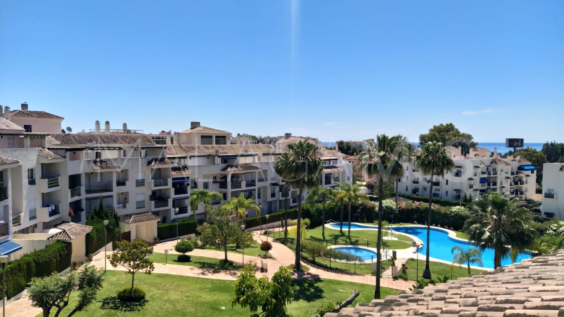 Penthouse with 2 bedrooms for sale in Nueva Andalucia