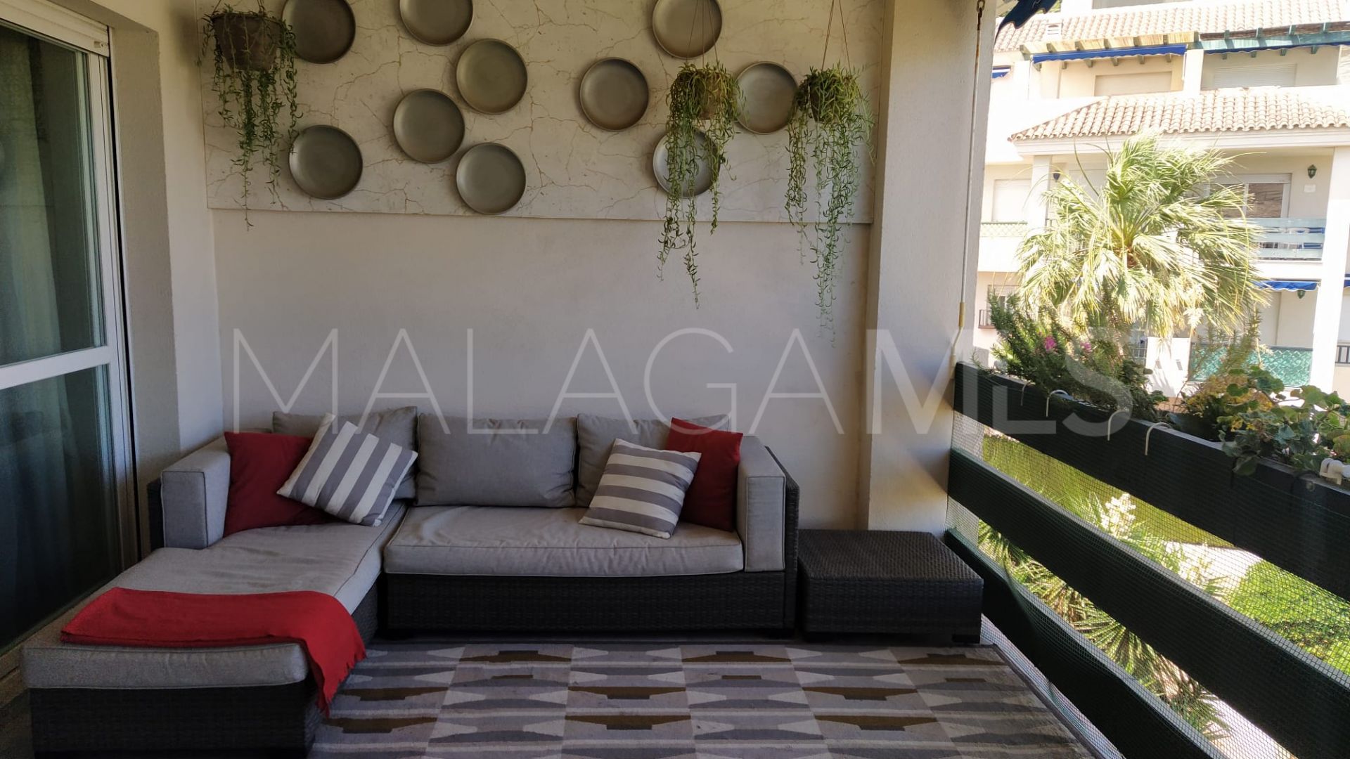 Penthouse with 2 bedrooms for sale in Nueva Andalucia