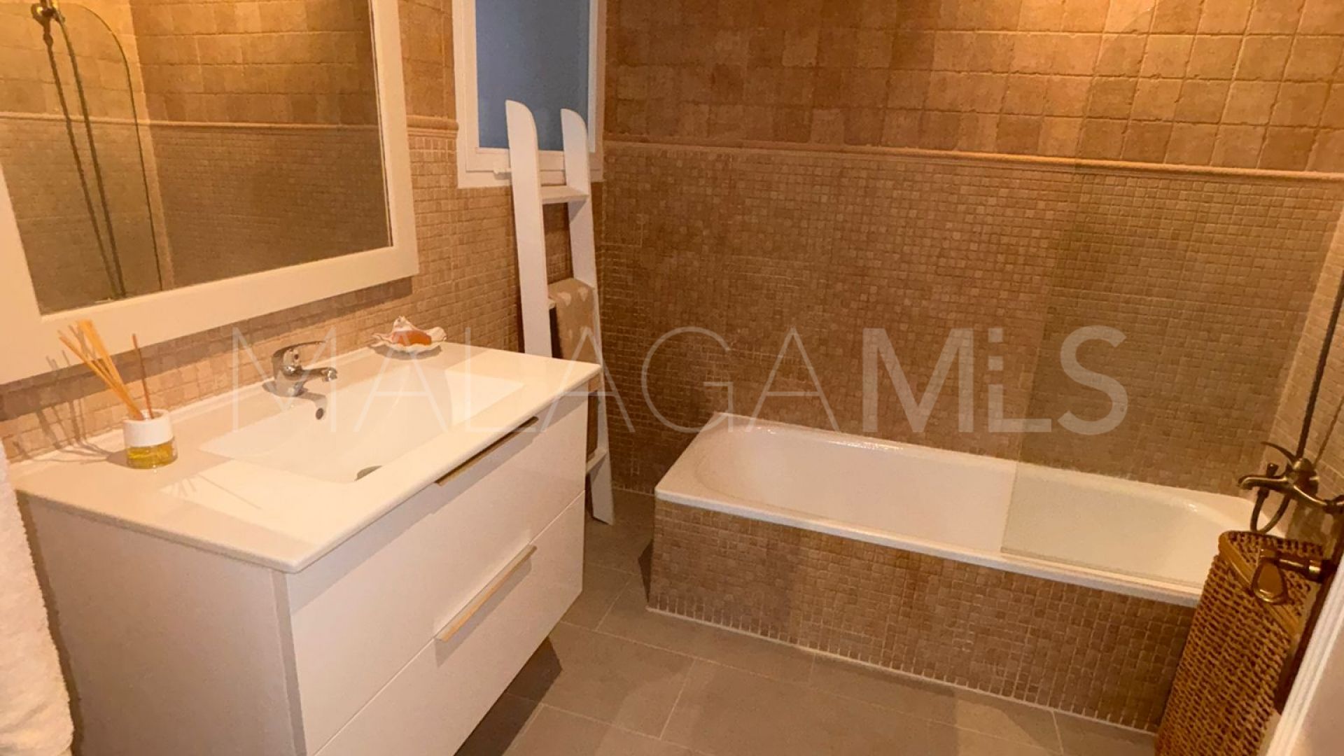 Casa with 4 bedrooms a la venta in Castillo de la Duquesa