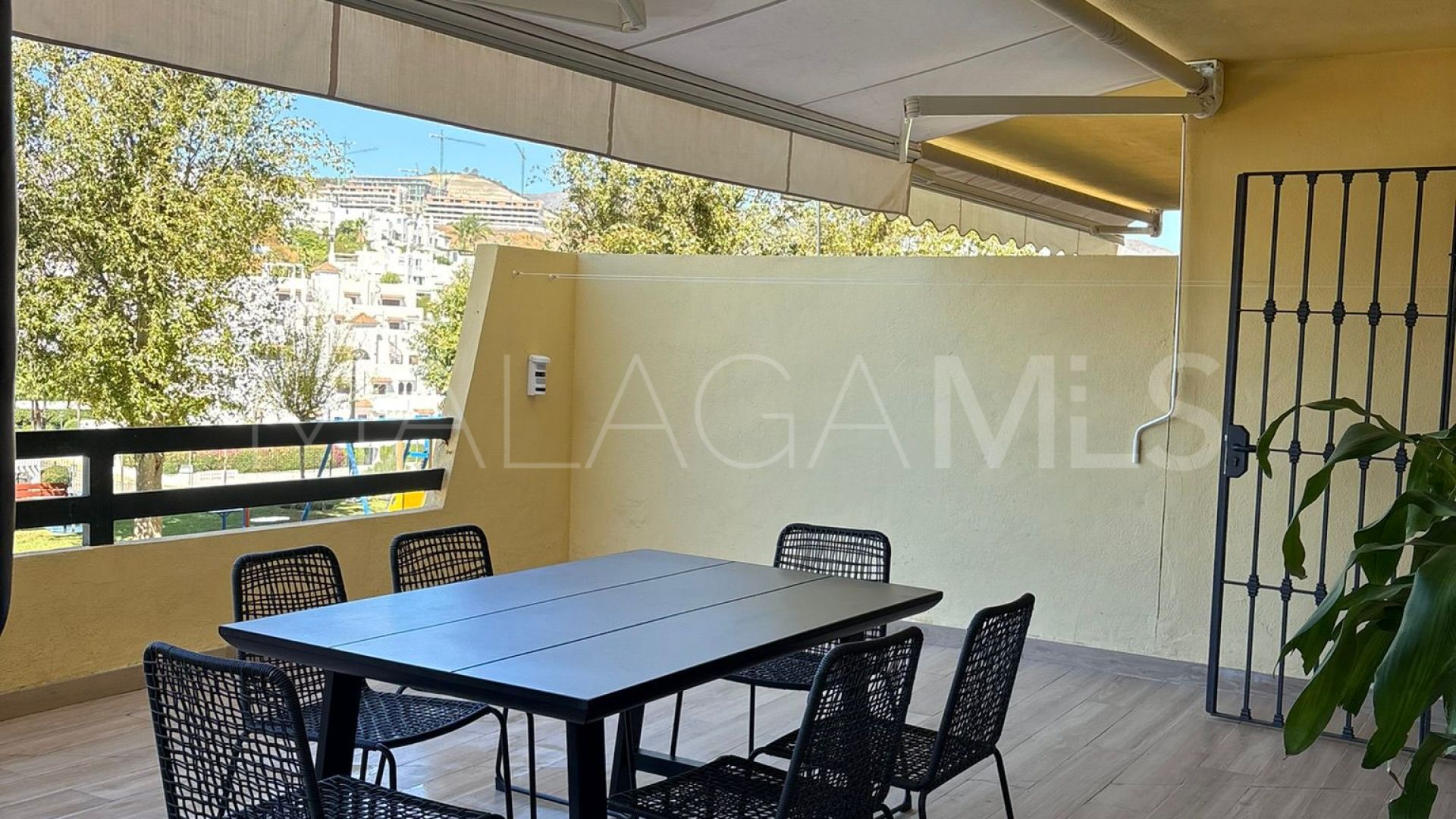 Apartamento planta baja with 2 bedrooms for sale in La Resina Golf
