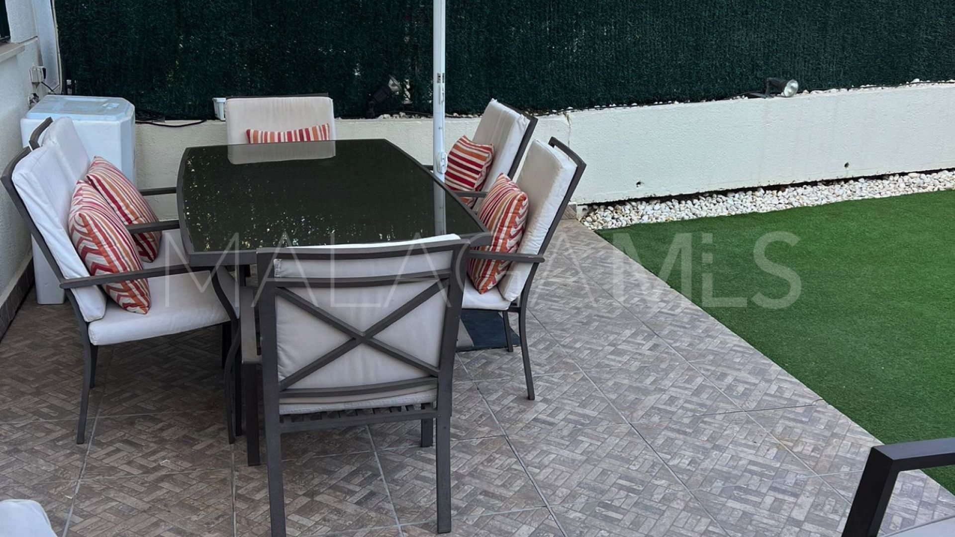 For sale ground floor apartment in Nueva Andalucia