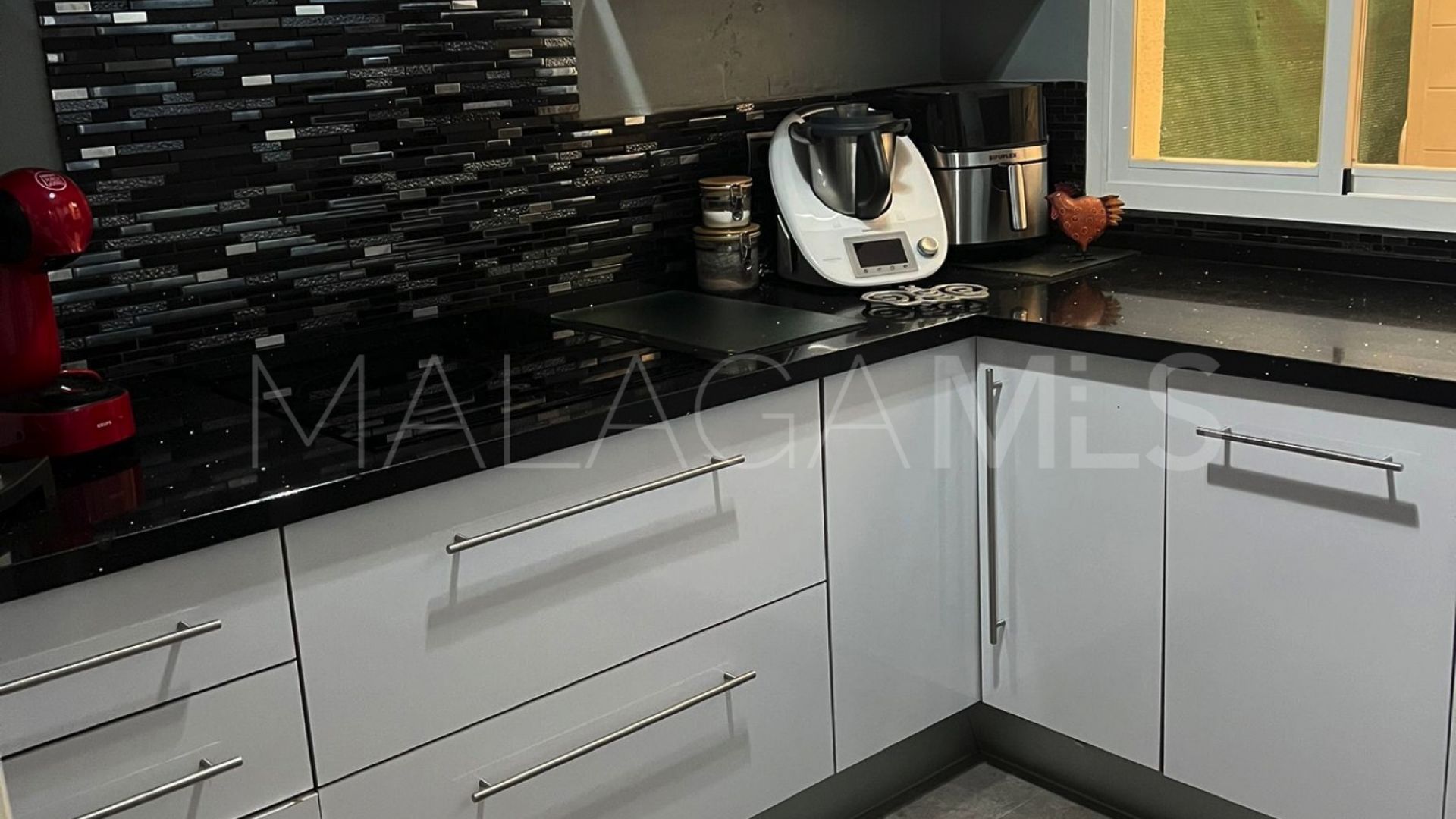 For sale ground floor apartment in Nueva Andalucia