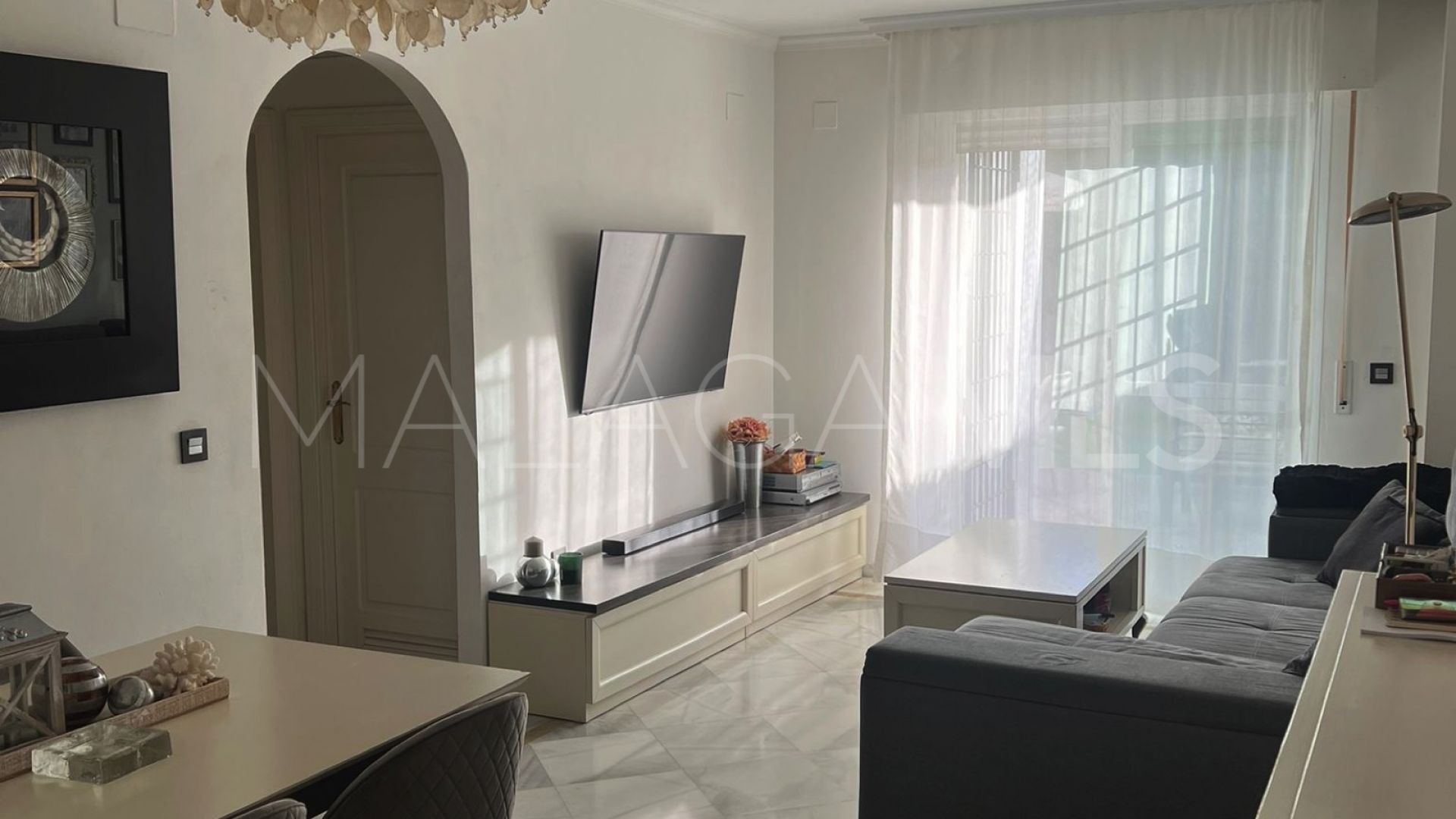 For sale ground floor apartment in Nueva Andalucia