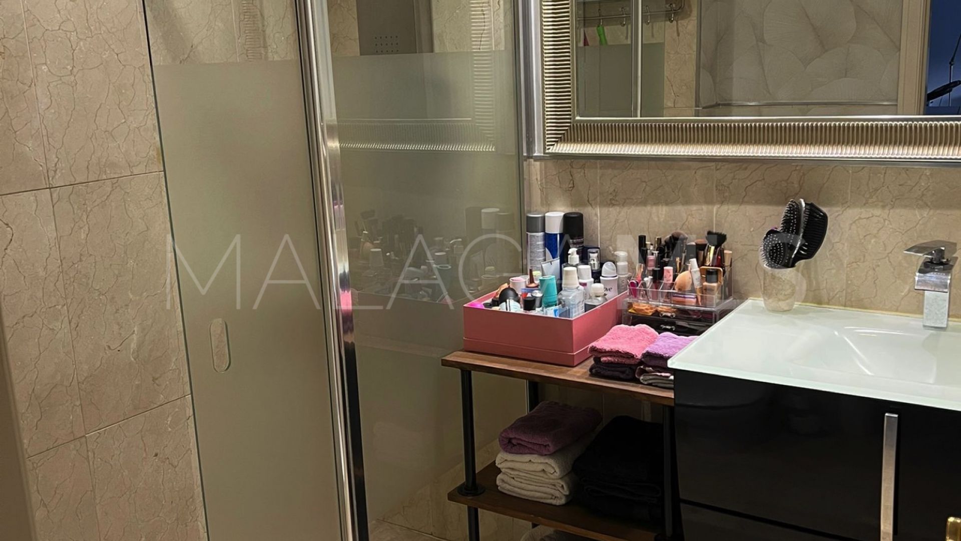 For sale ground floor apartment in Nueva Andalucia