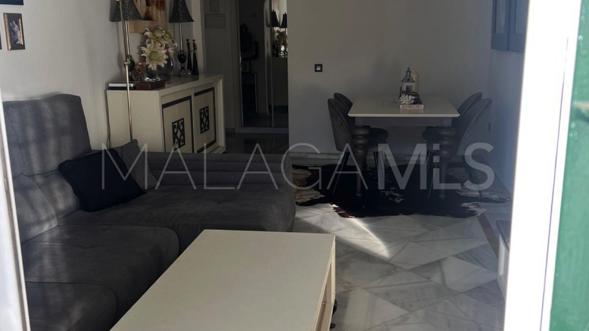 For sale ground floor apartment in Nueva Andalucia