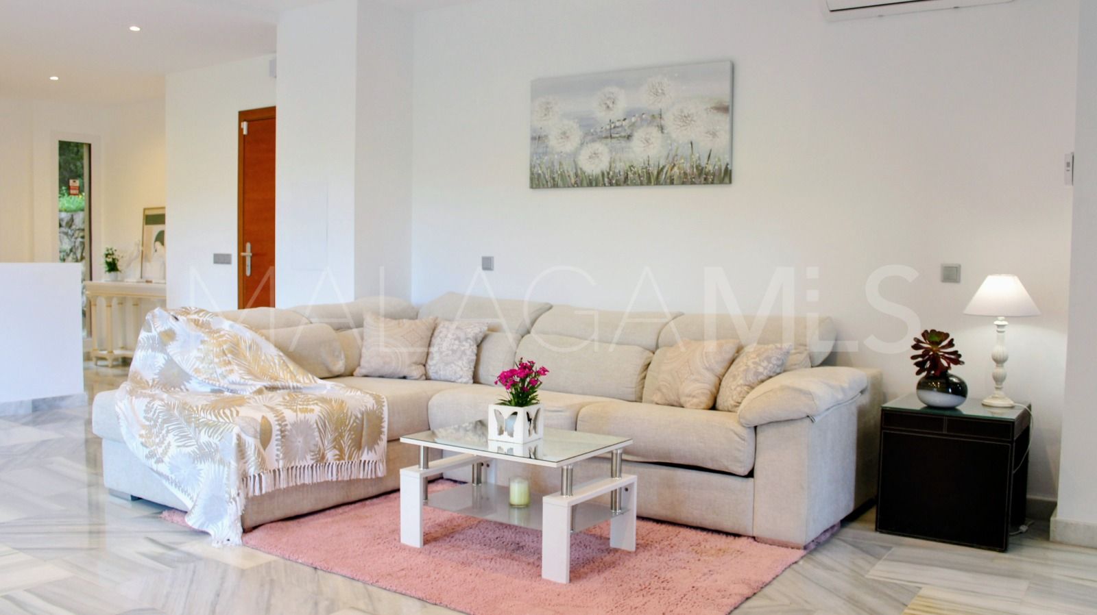Villa for sale in Parque Botanico