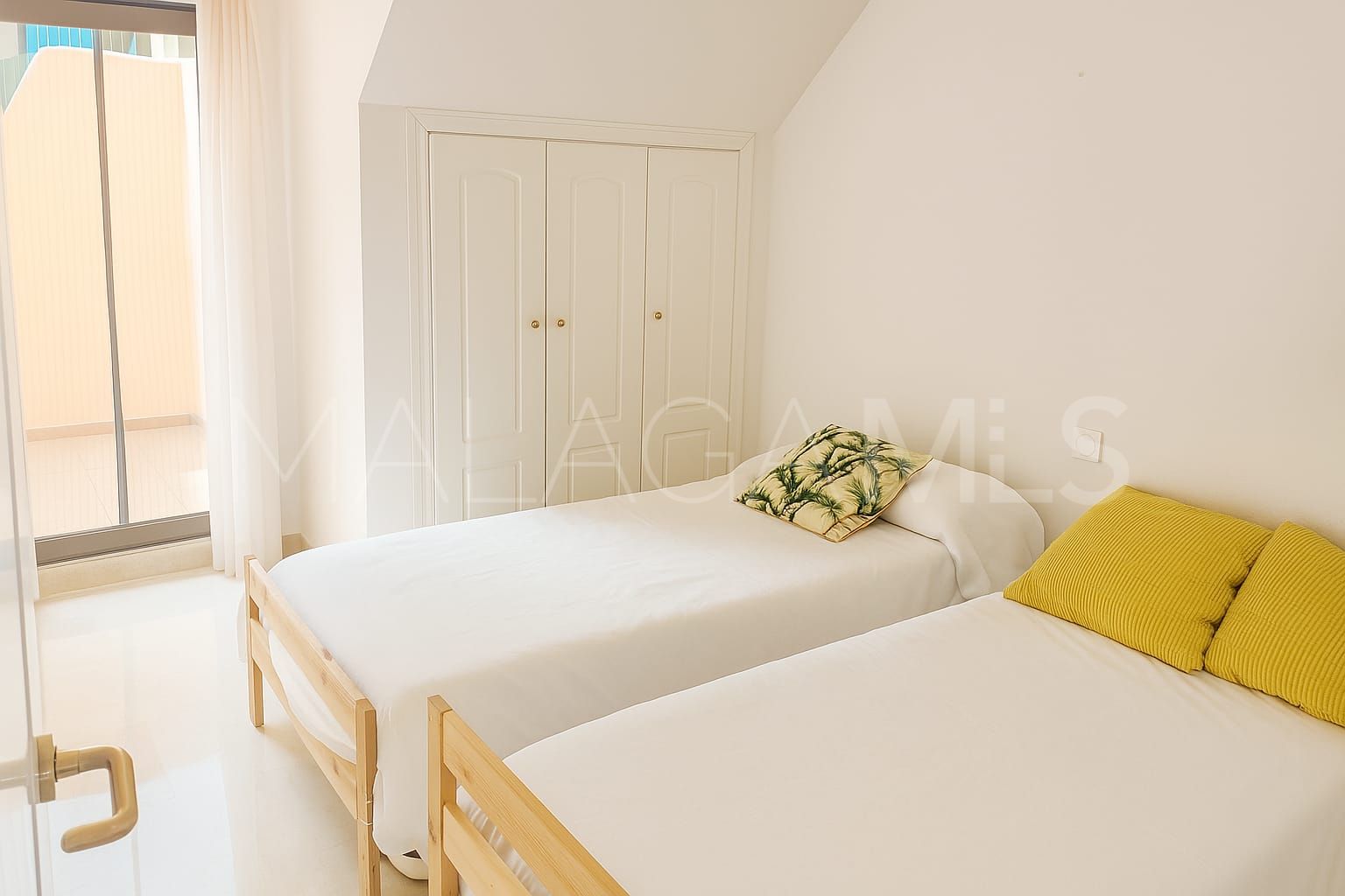 Takvåning for sale in Duquesa Village