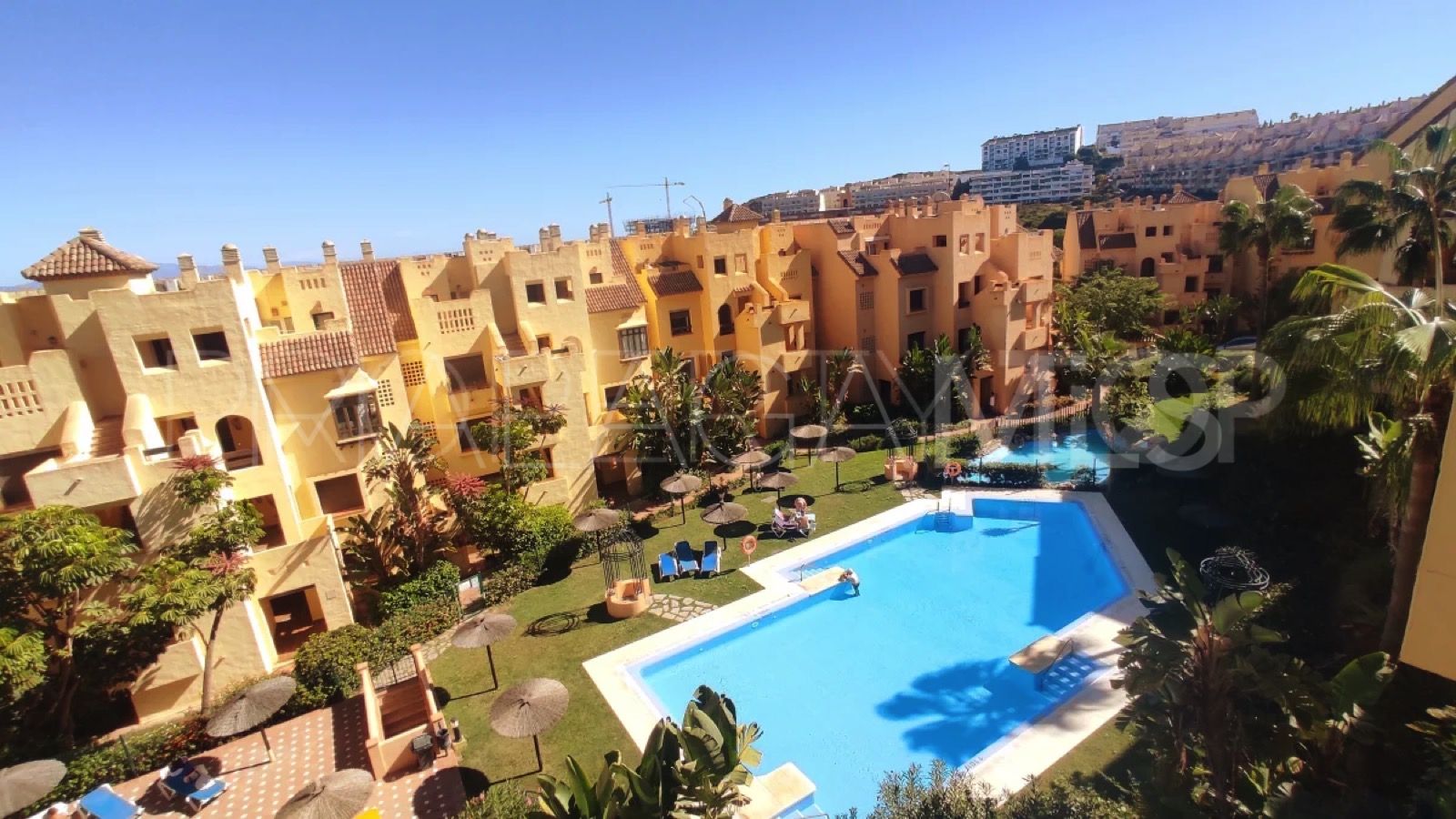 Takvåning for sale in Duquesa Village